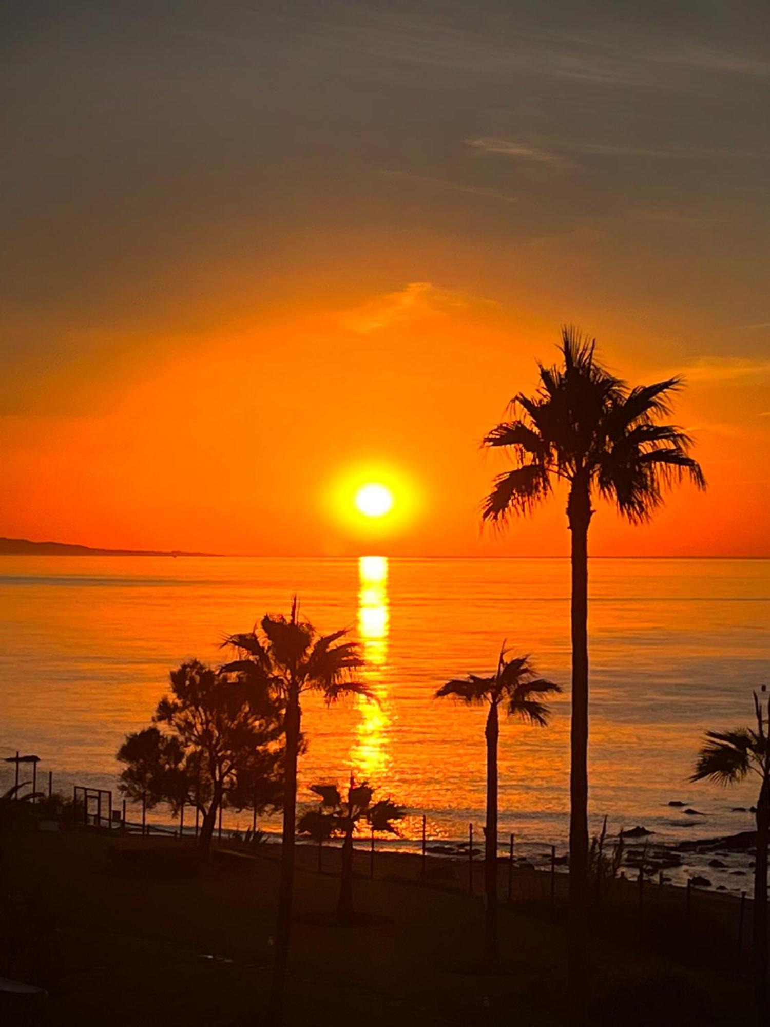 Exclusive Luxury Frontline Beach Penthouse Casares Del Mar - Estepona Zewnętrze zdjęcie