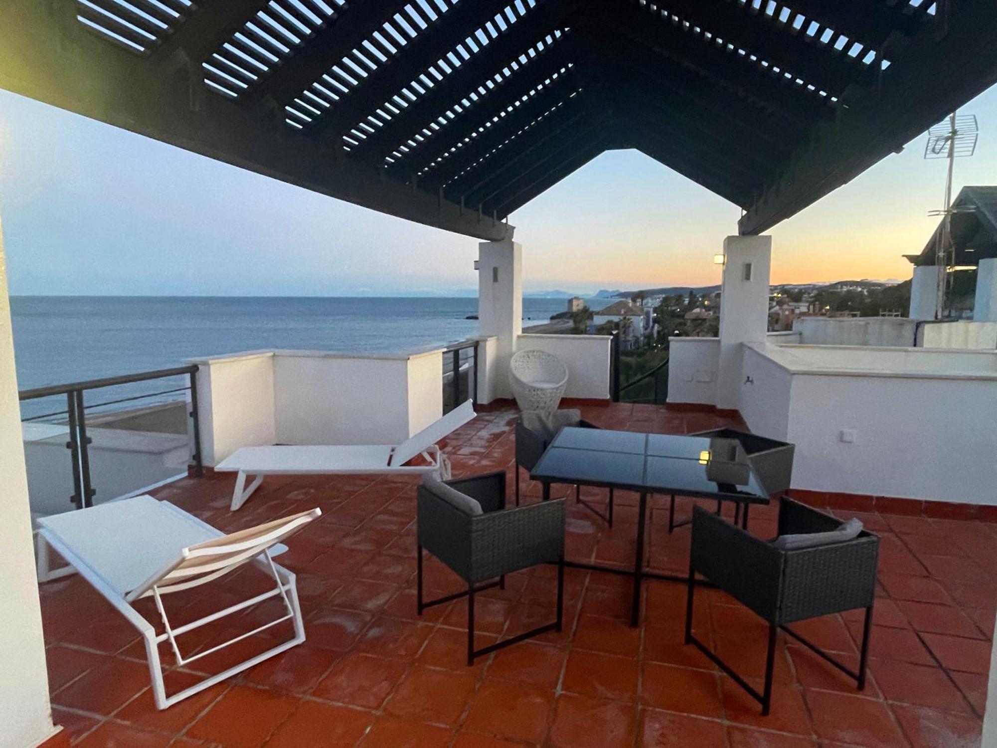 Exclusive Luxury Frontline Beach Penthouse Casares Del Mar - Estepona Zewnętrze zdjęcie